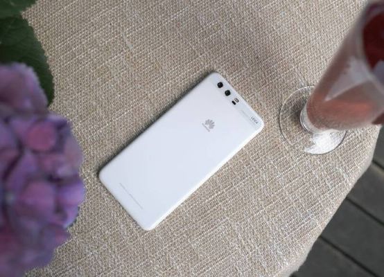 华为p10白色图片(华为p10变成黑白色怎么调回来)-图3 华为p10白色图片(华为p10变成黑白色怎么调回来)-图3
