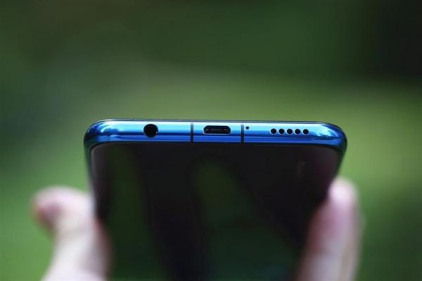 华为手机充电口类型(华为手机充电口类型有几种)-图1 华为手机充电口类型(华为手机充电口类型有几种)-图1