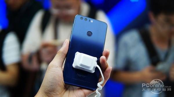 华为荣耀8有nfc功能吗(华为荣耀8有nfc功能吗?)-图1 华为荣耀8有nfc功能吗(华为荣耀8有nfc功能吗?)-图1