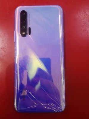 华为手机背面玻璃碎了(华为手机背面玻璃碎了需要修多久)-图1 华为手机背面玻璃碎了(华为手机背面玻璃碎了需要修多久)-图1