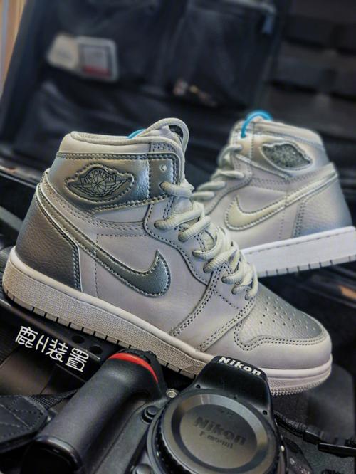 微商的aj1为什么有多种价格(微商的aj1为什么有多种价格呢)-图2 微商的aj1为什么有多种价格(微商的aj1为什么有多种价格呢)-图2